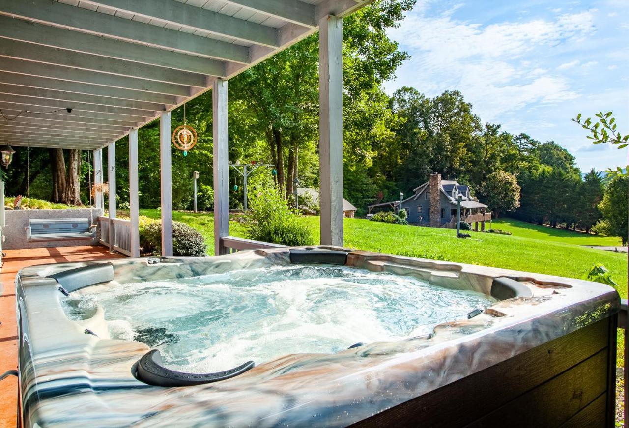 Ole Smoky Bnb - Game Room, Hot Tub, Mtn Views! Pigeon Forge Kültér fotó