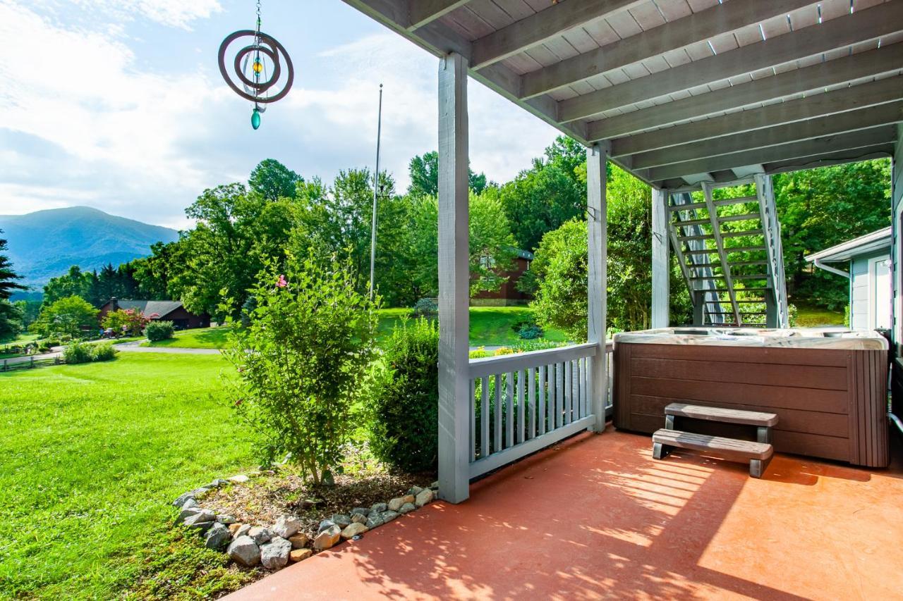 Ole Smoky Bnb - Game Room, Hot Tub, Mtn Views! Pigeon Forge Kültér fotó