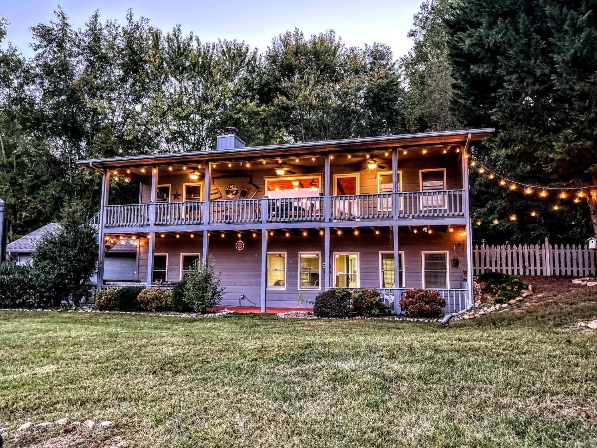 Ole Smoky Bnb - Game Room, Hot Tub, Mtn Views! Pigeon Forge Kültér fotó