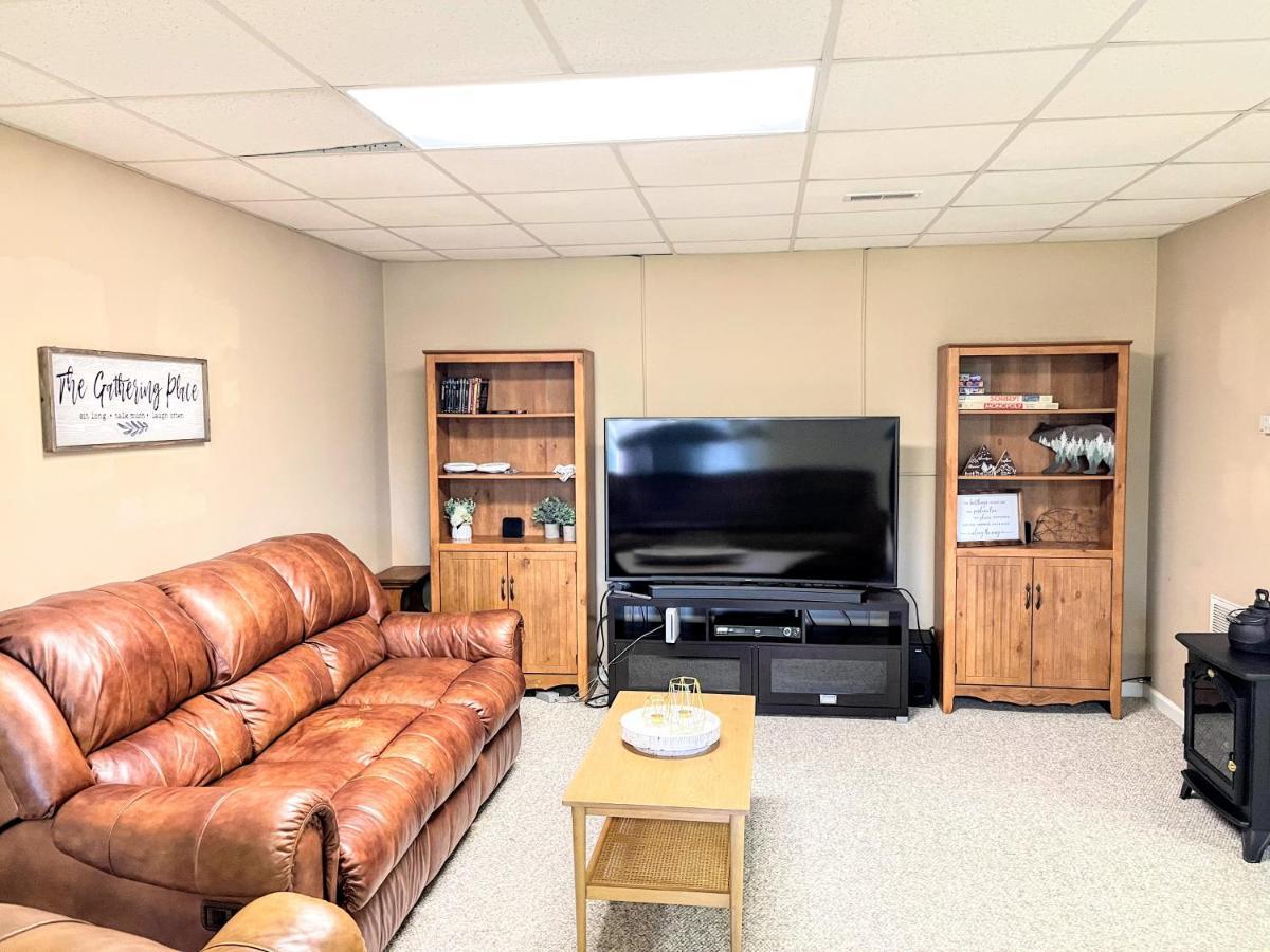 Ole Smoky Bnb - Game Room, Hot Tub, Mtn Views! Pigeon Forge Kültér fotó
