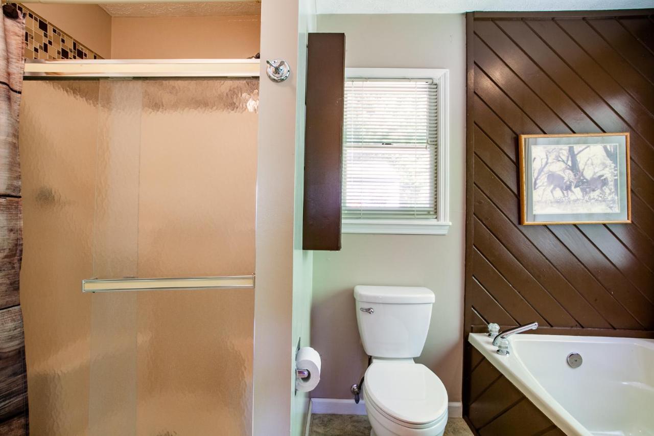 Ole Smoky Bnb - Game Room, Hot Tub, Mtn Views! Pigeon Forge Kültér fotó
