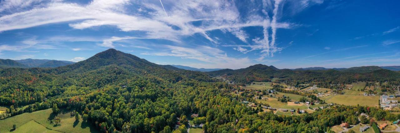 Ole Smoky Bnb - Game Room, Hot Tub, Mtn Views! Pigeon Forge Kültér fotó