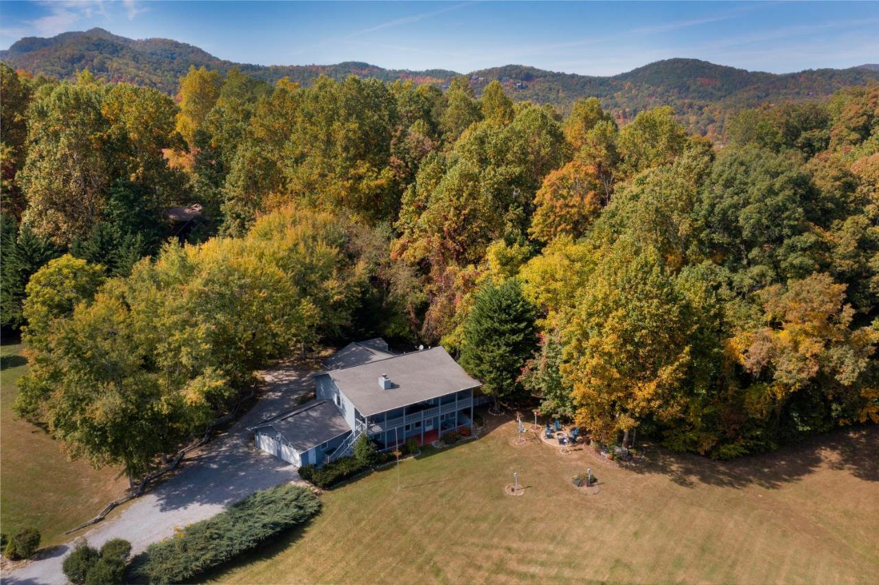Ole Smoky Bnb - Game Room, Hot Tub, Mtn Views! Pigeon Forge Kültér fotó