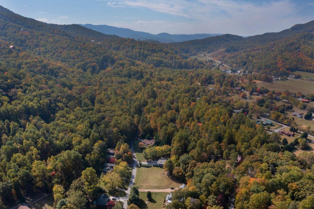 Ole Smoky Bnb - Game Room, Hot Tub, Mtn Views! Pigeon Forge Kültér fotó