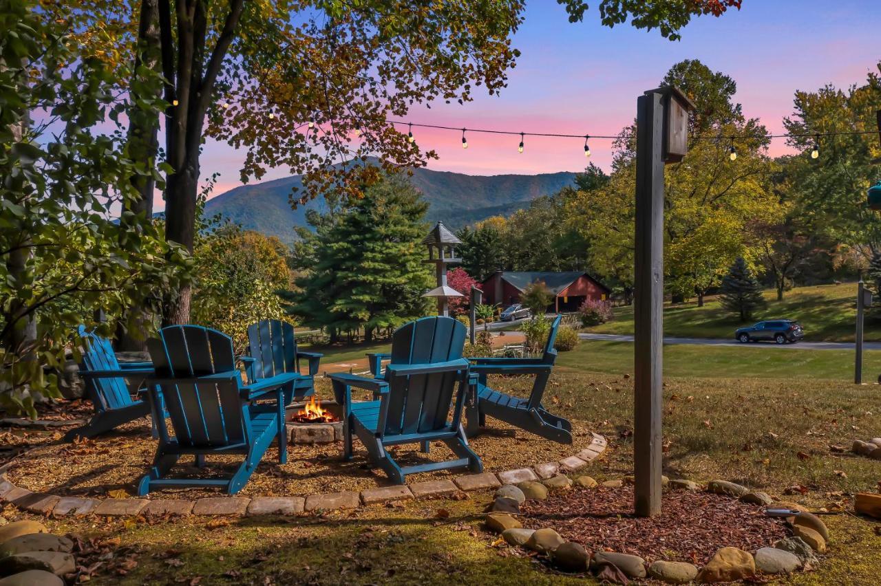 Ole Smoky Bnb - Game Room, Hot Tub, Mtn Views! Pigeon Forge Kültér fotó